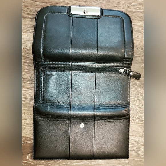 Coach Kristin Trifold Black Leather Flap Wallet Silver Closure - Picture 3 of 3